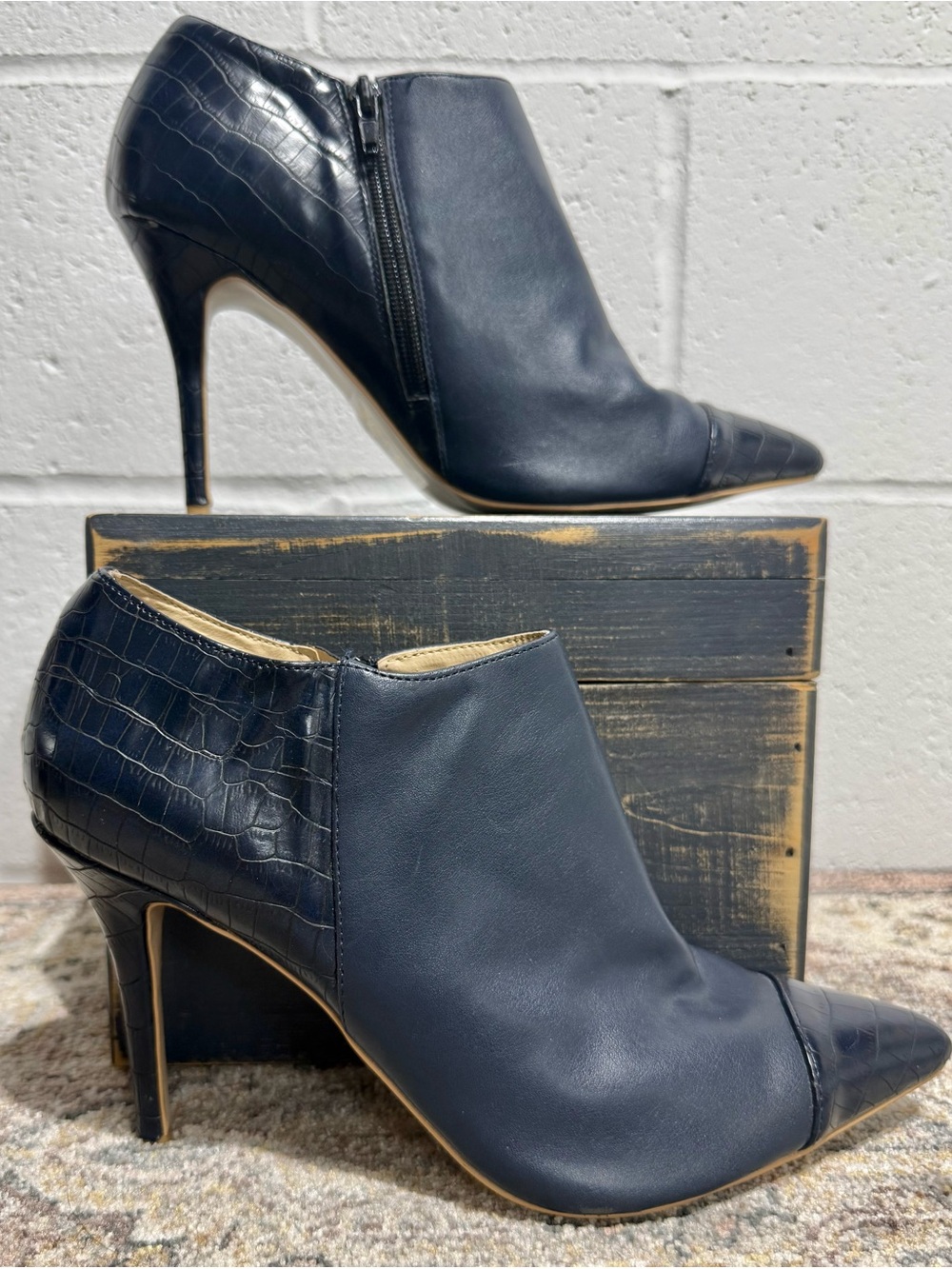 Izabella Rue Navy Leather Pointed-Toe Croc-Detail Ankle Booties